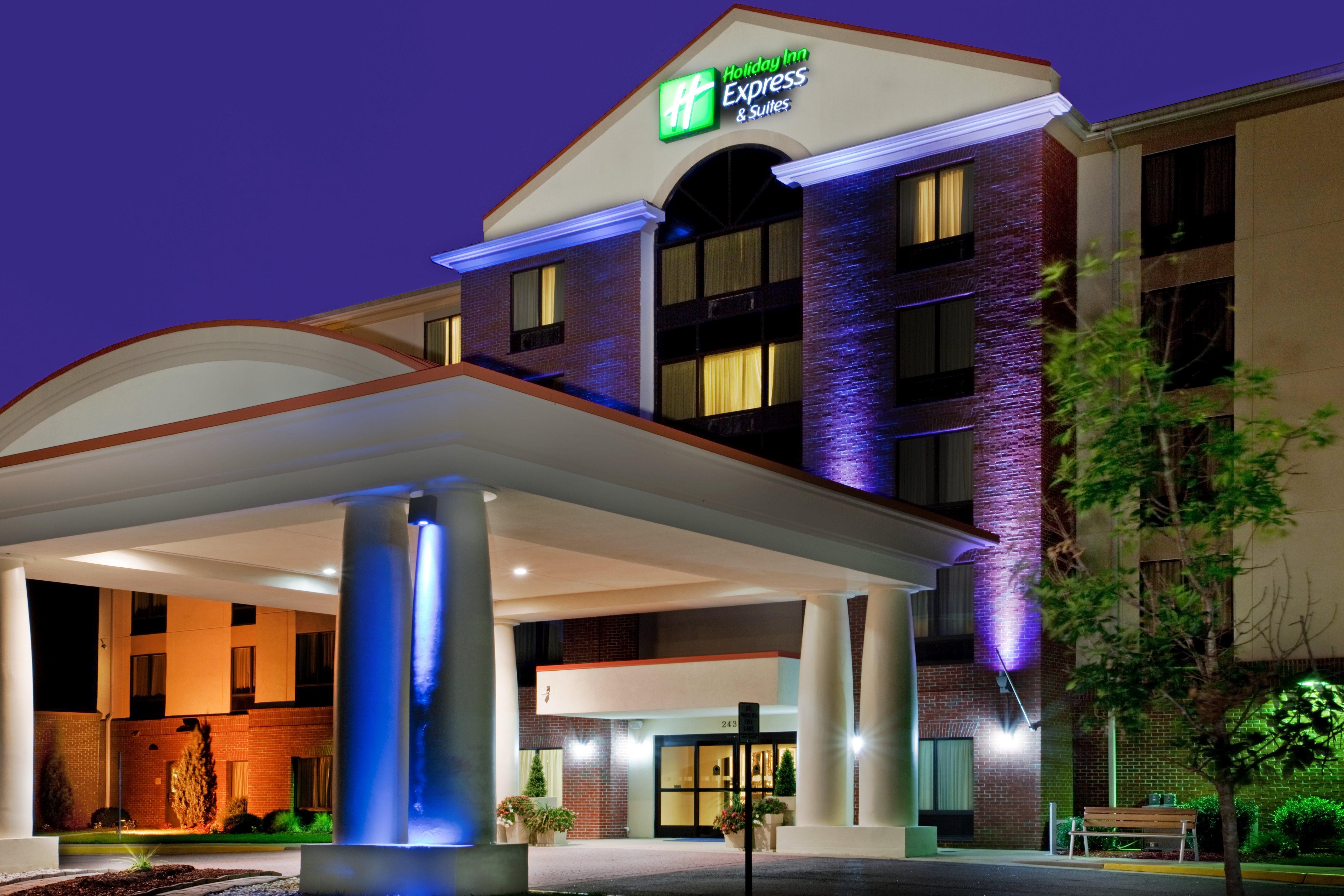 Holiday Inn Express & Suites Chesapeake, An Ihg Hotel Exterior photo